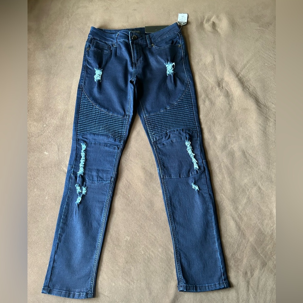 Stylish Blue Distressed Women Jeans
